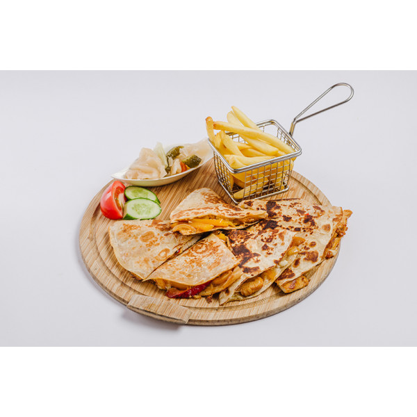 CHICKEN QUESDILA